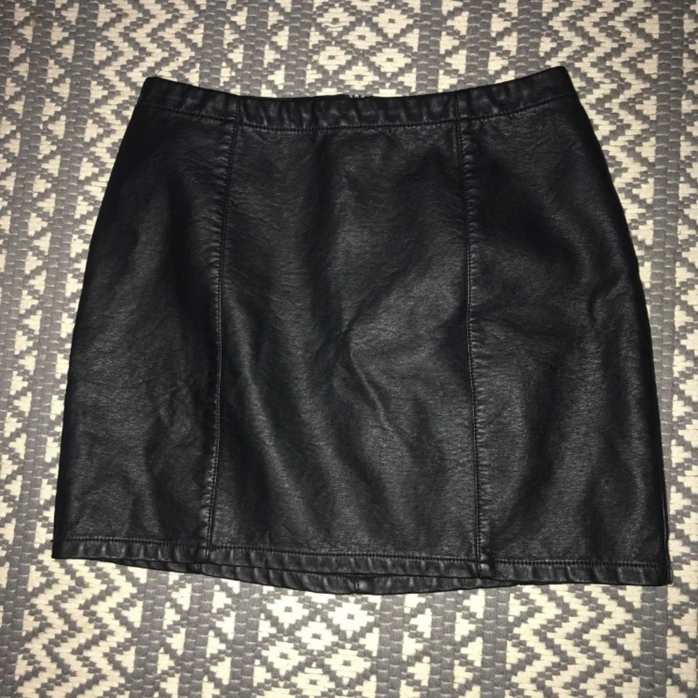 Black mini skirt